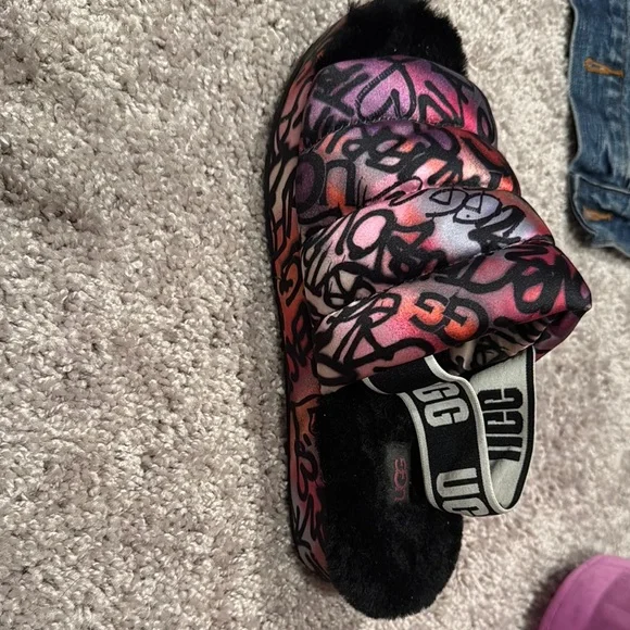 UGG Pink Maxi Cheetah Print Slides | Jules B NWT UGG PINK LEOPARD PUFF SLIDES main image 2